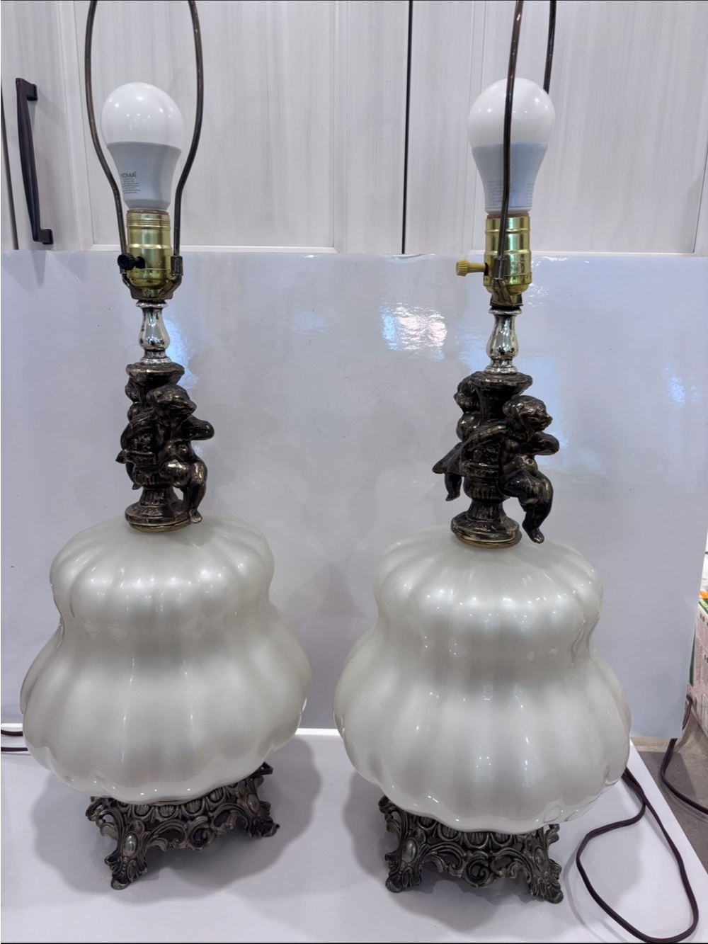 Pair Of Vintage Cornell Victorian Cherub Lamp Hollywood Regency - Picture 4 of 16